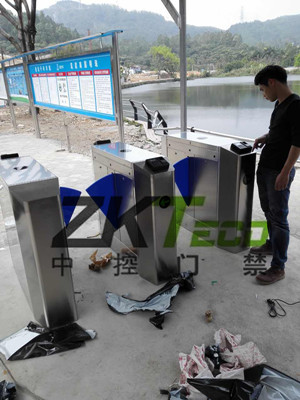 中控門(mén)禁公司在天河區(qū)安裝指紋翼閘、輥閘